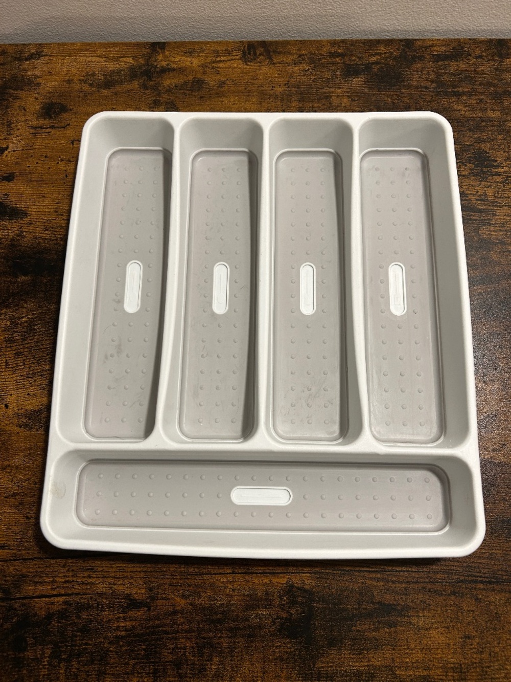 Utensils tray